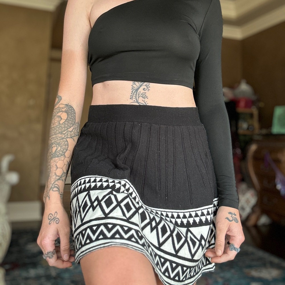 Adorable Black & White Skirt